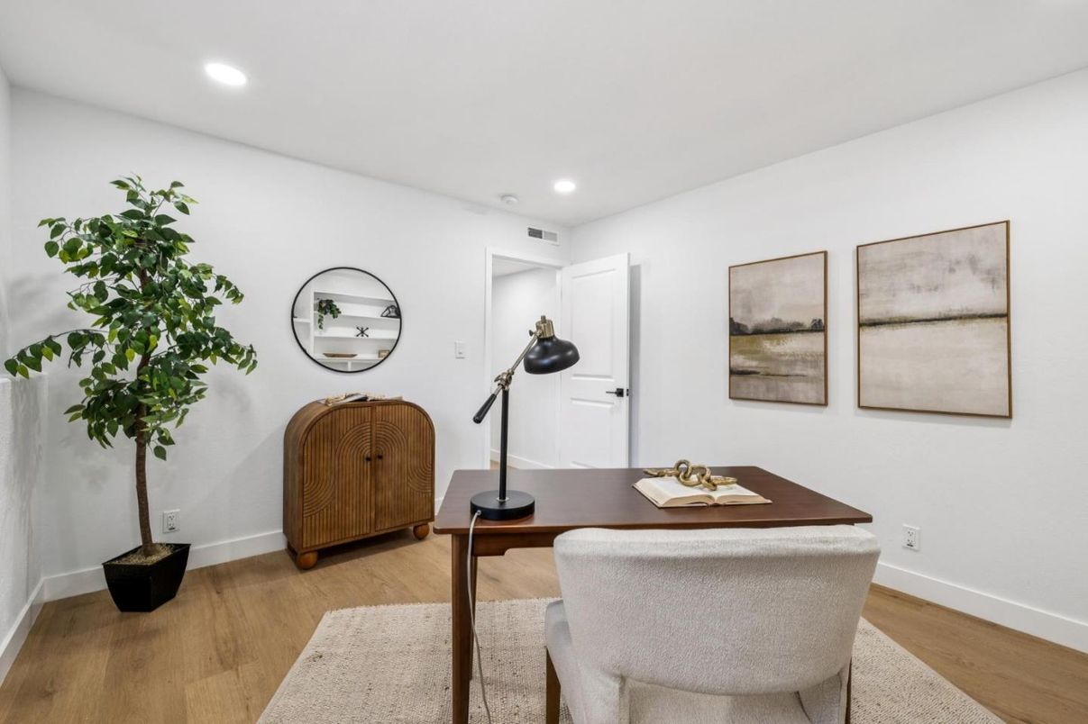 Home Office, Interior, Recessed Lighting, Wood Texture Flooring