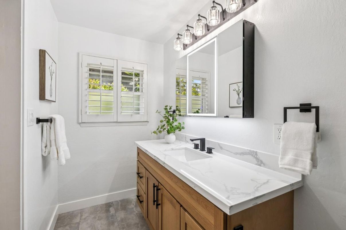 Bathroom, Dual Sink Vanities, Interior