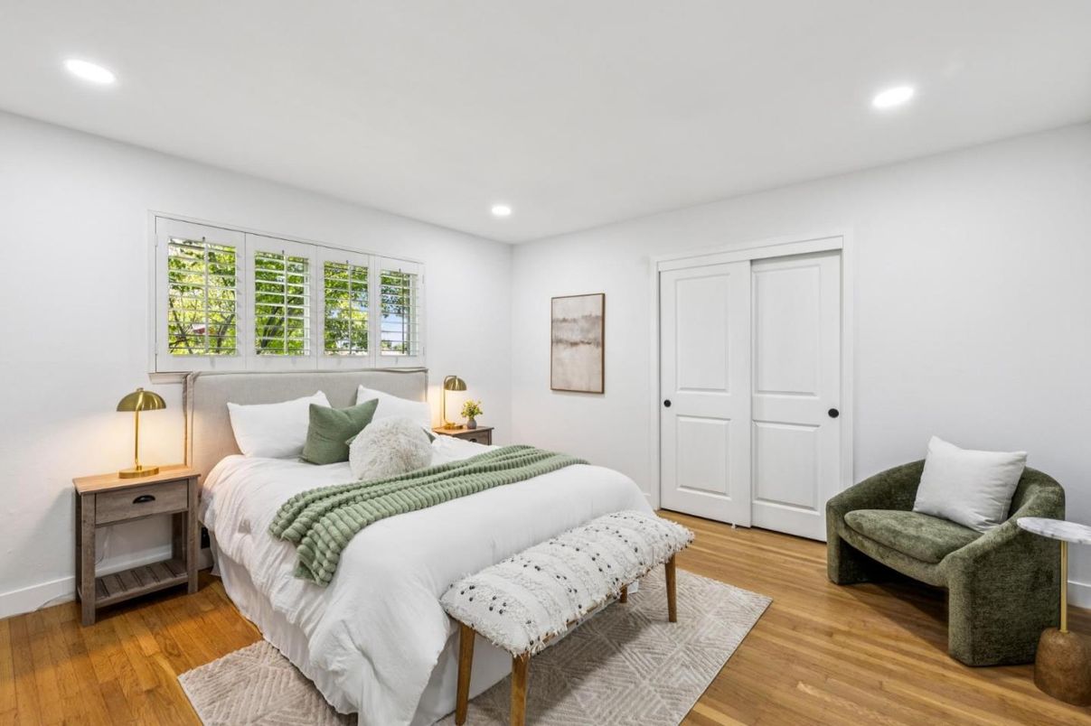 Bedroom, Interior, Recessed Lighting, Wood Texture Flooring