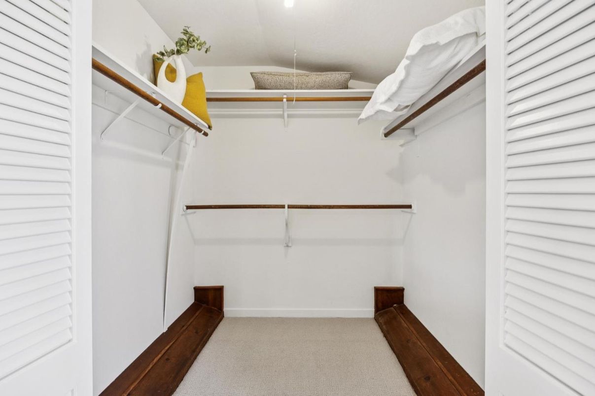 Interior, Walk-in Closets