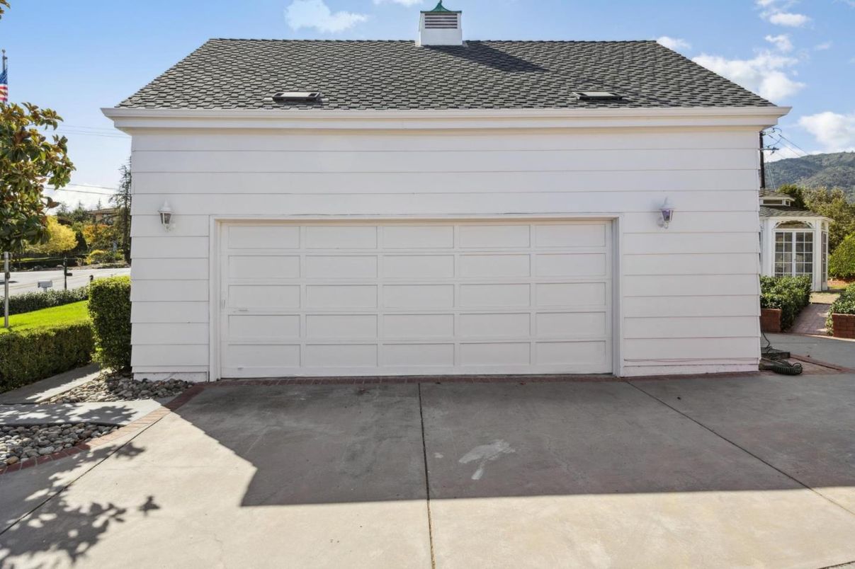 Detached Garage, Exterior