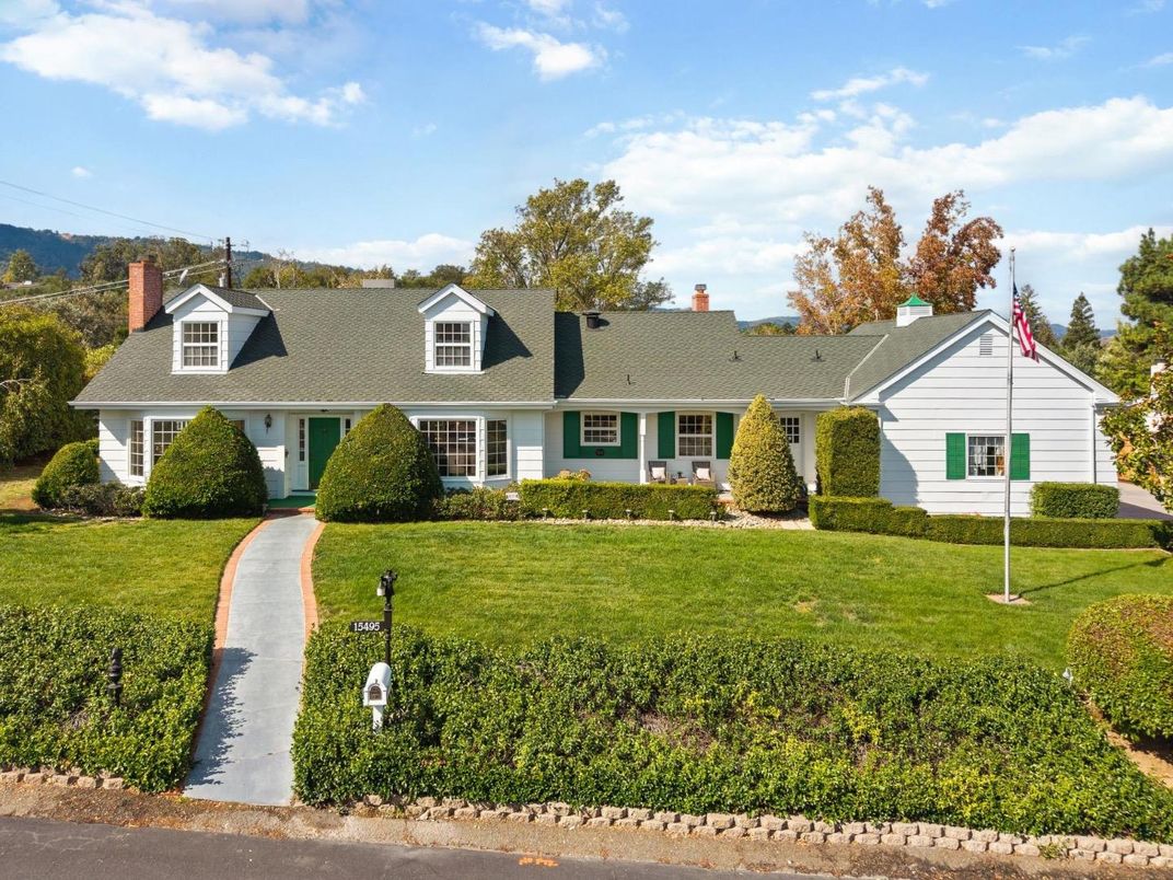 Exterior, Facade, Cape Cod