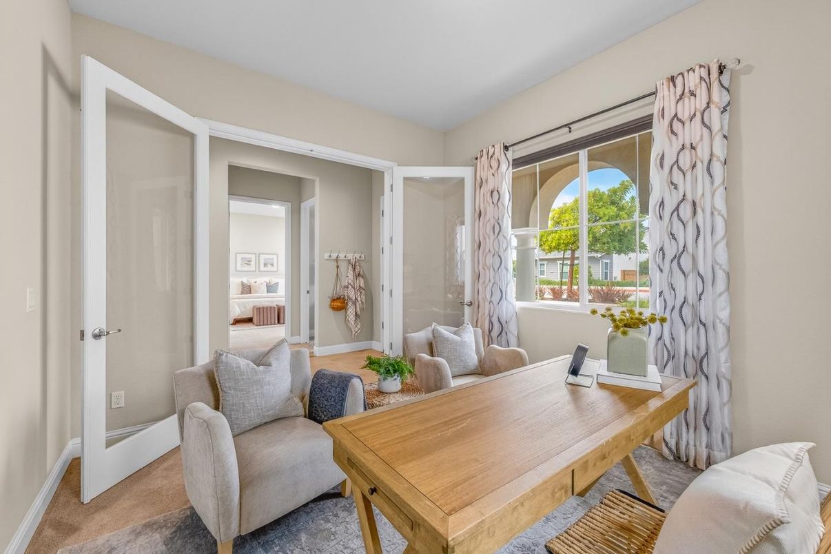 Home Office, Interior