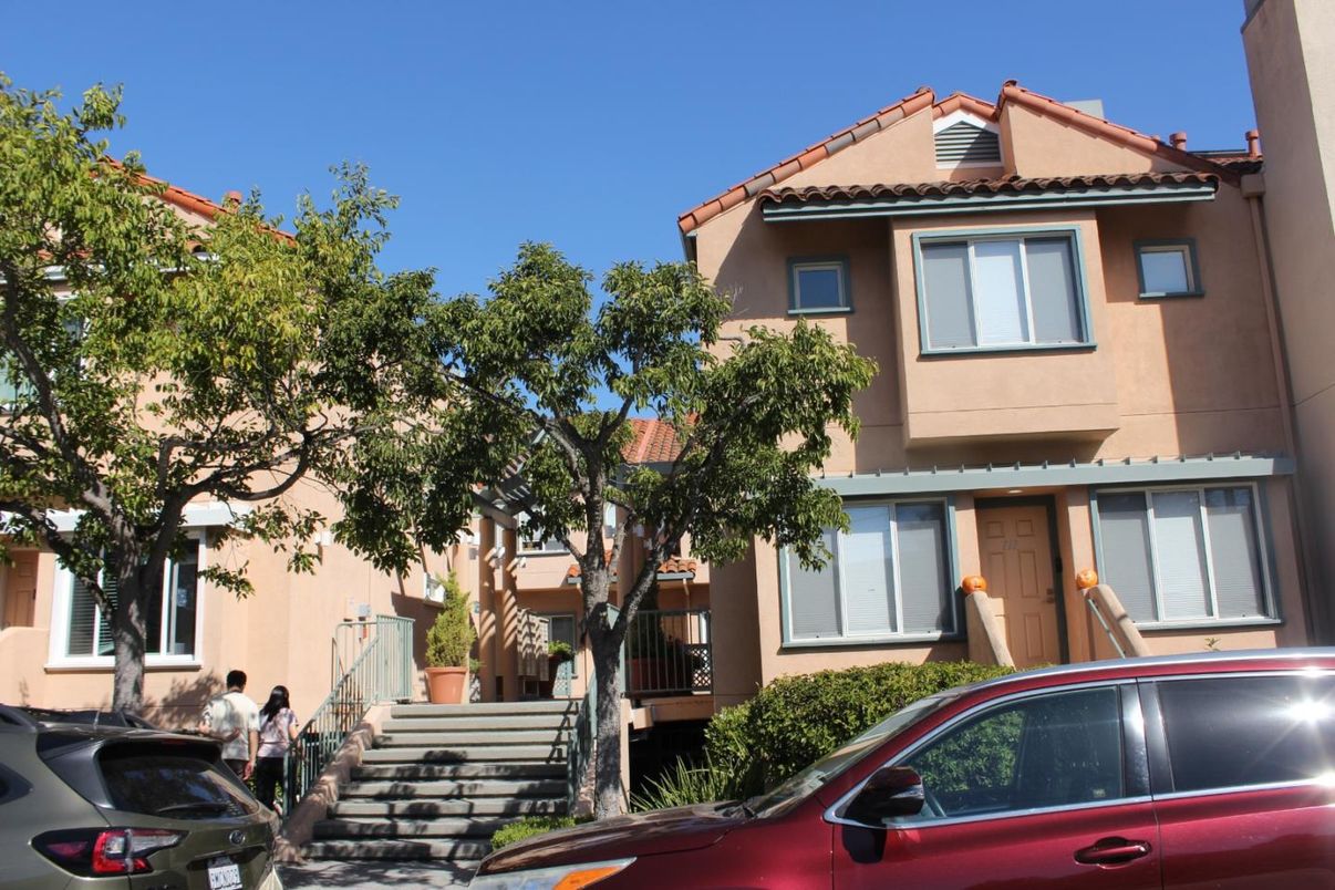 Exterior, Facade, Mediterranean