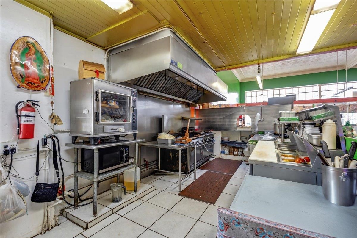 Interior, Kitchen, Stainless Steel Appliances