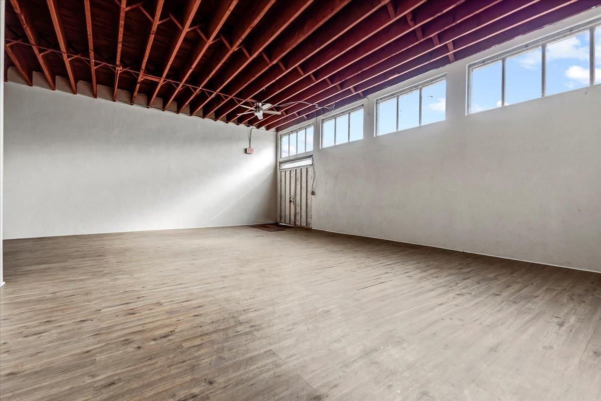 Empty room, Interior, Wooden Beams, Wood Texture Flooring