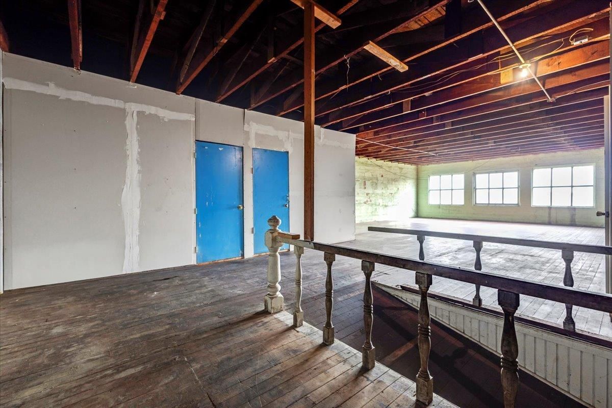 Empty room, Interior, Wooden Beams, Wood Texture Flooring