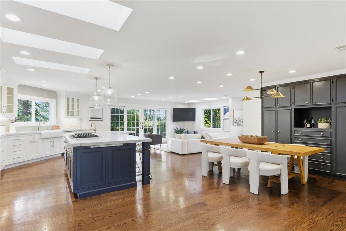 Dining room, Interior, Kitchen, Living room, Pendant Lights, Recessed Lighting, Wood Texture Flooring