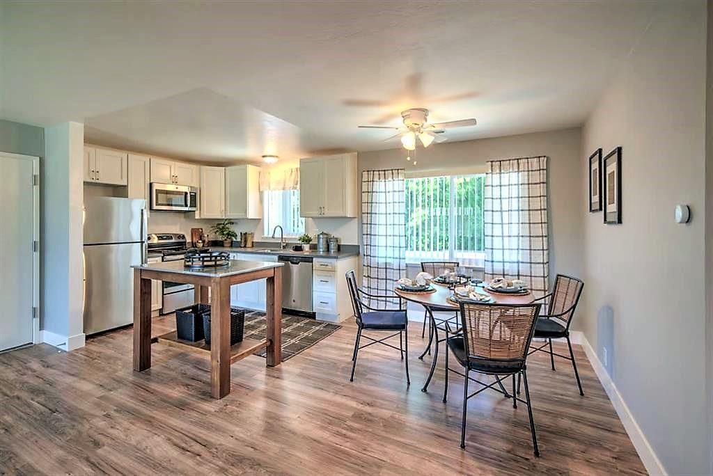 Dining room, Interior, Kitchen, Stainless Steel Appliances, Wood Texture Flooring