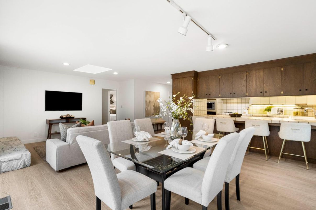 Dining room, Interior, Living room, Recessed Lighting, Wood Texture Flooring