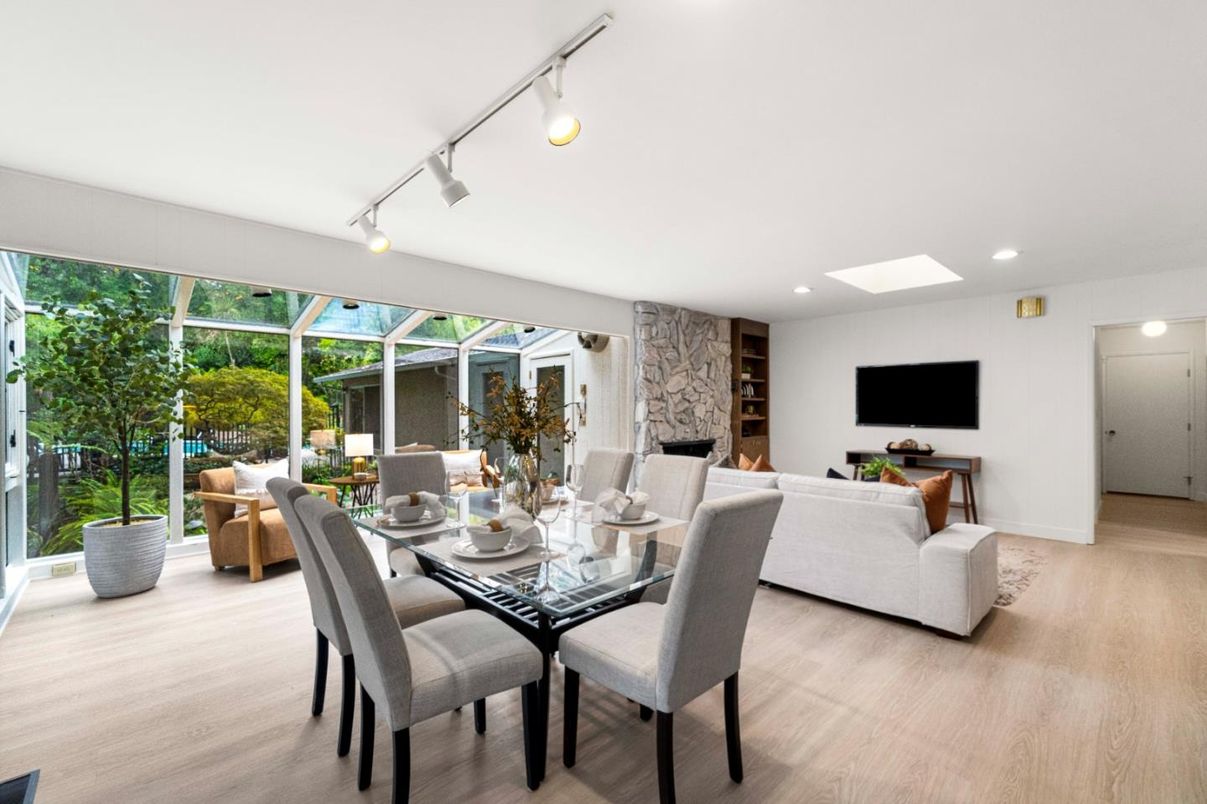 Dining room, Interior, Living room, Recessed Lighting, Wood Texture Flooring