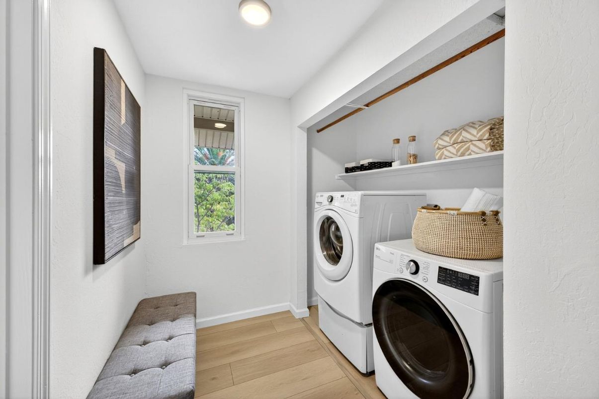 Interior, Recessed Lighting, Utility Closets, Washer, Wood Texture Flooring