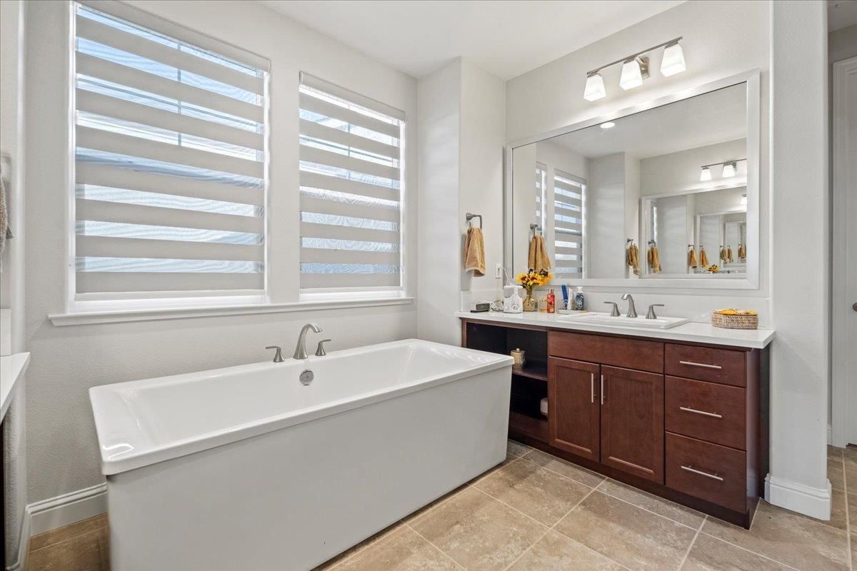 Bathroom, Dual Sink Vanities, Free Standing Baths, Interior