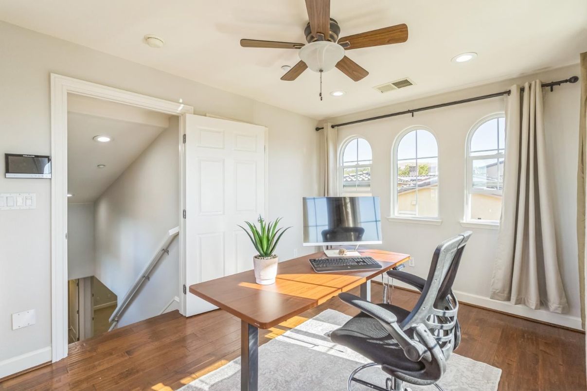 Home Office, Interior, Recessed Lighting, Wood Texture Flooring