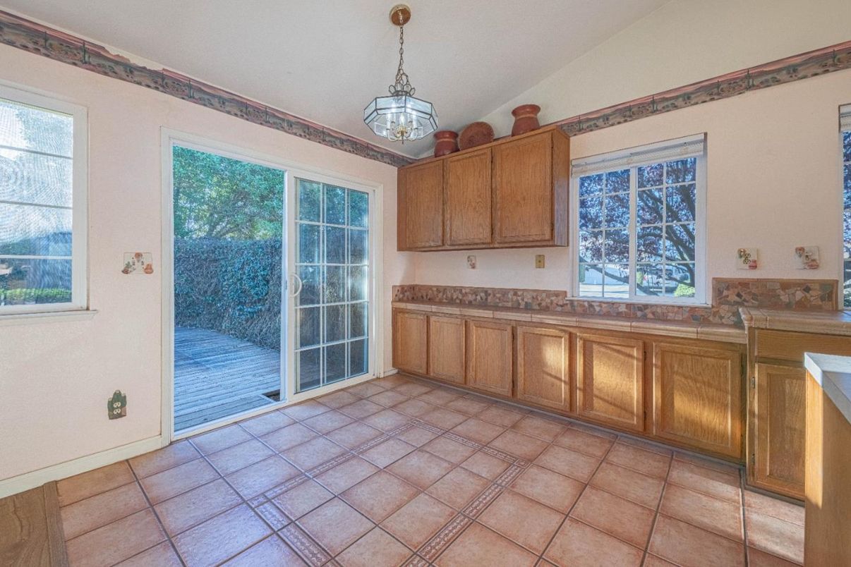 Empty room, Interior, Kitchen, Pendant Lights