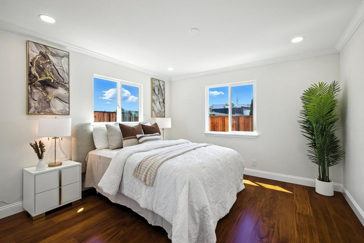 Bedroom, Interior, Recessed Lighting, Water, Wood Texture Flooring