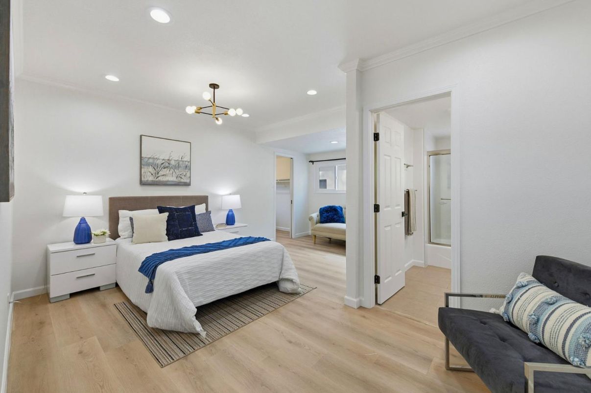 Bedroom, Interior, Pendant Lights, Recessed Lighting, Wood Texture Flooring