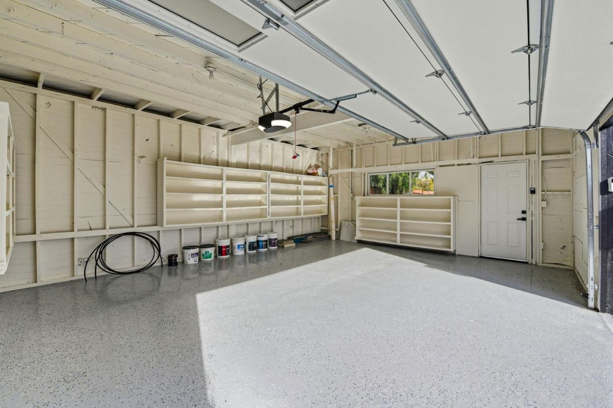 Garage, Interior