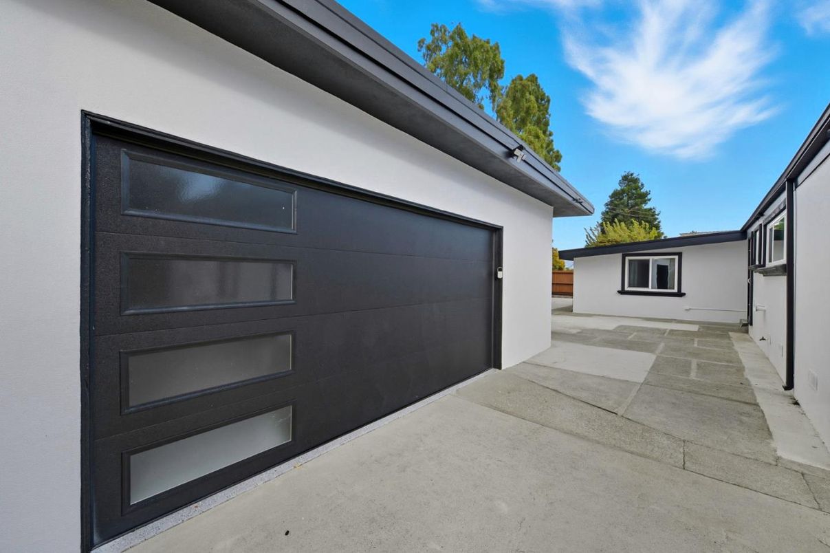 Detached Garage, Exterior