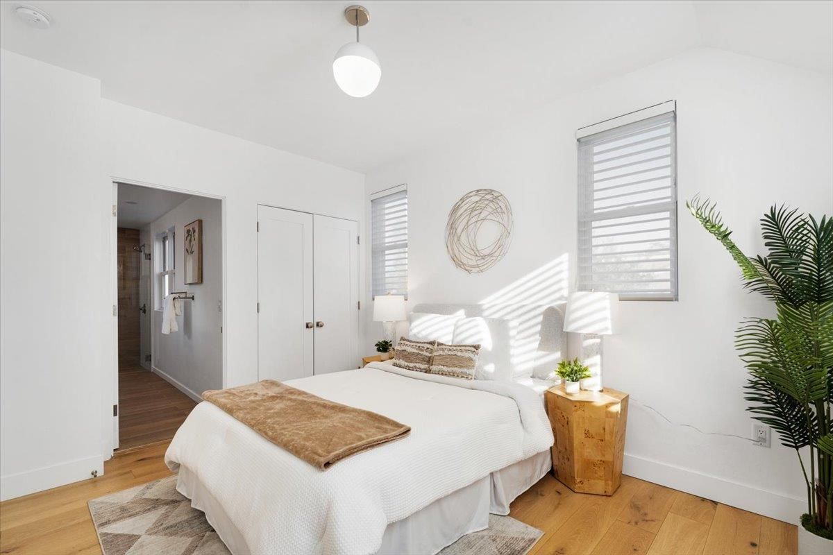 Bedroom, Interior, Pendant Lights, Wood Texture Flooring