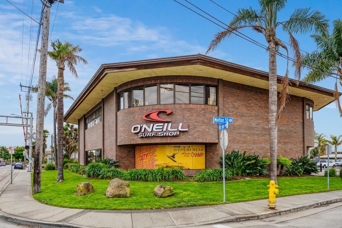 Exterior, Facade, Brick Facade, None