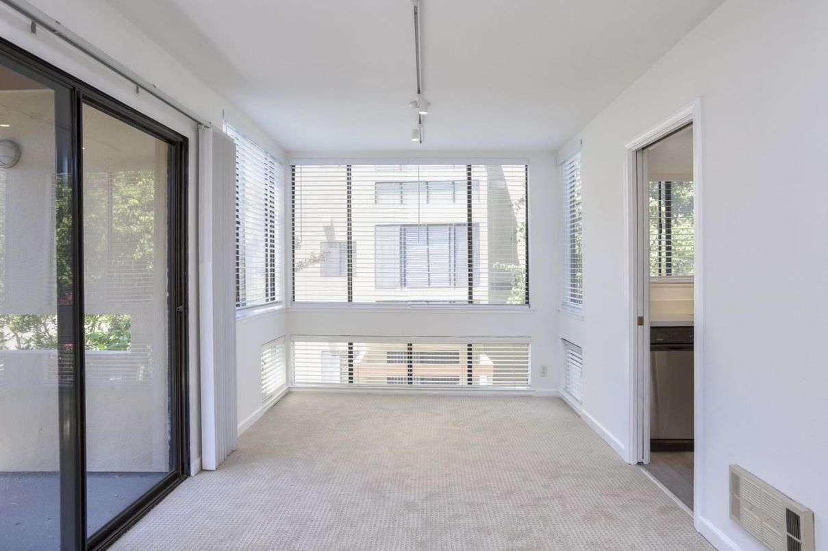 Empty room, Interior, Pendant Lights