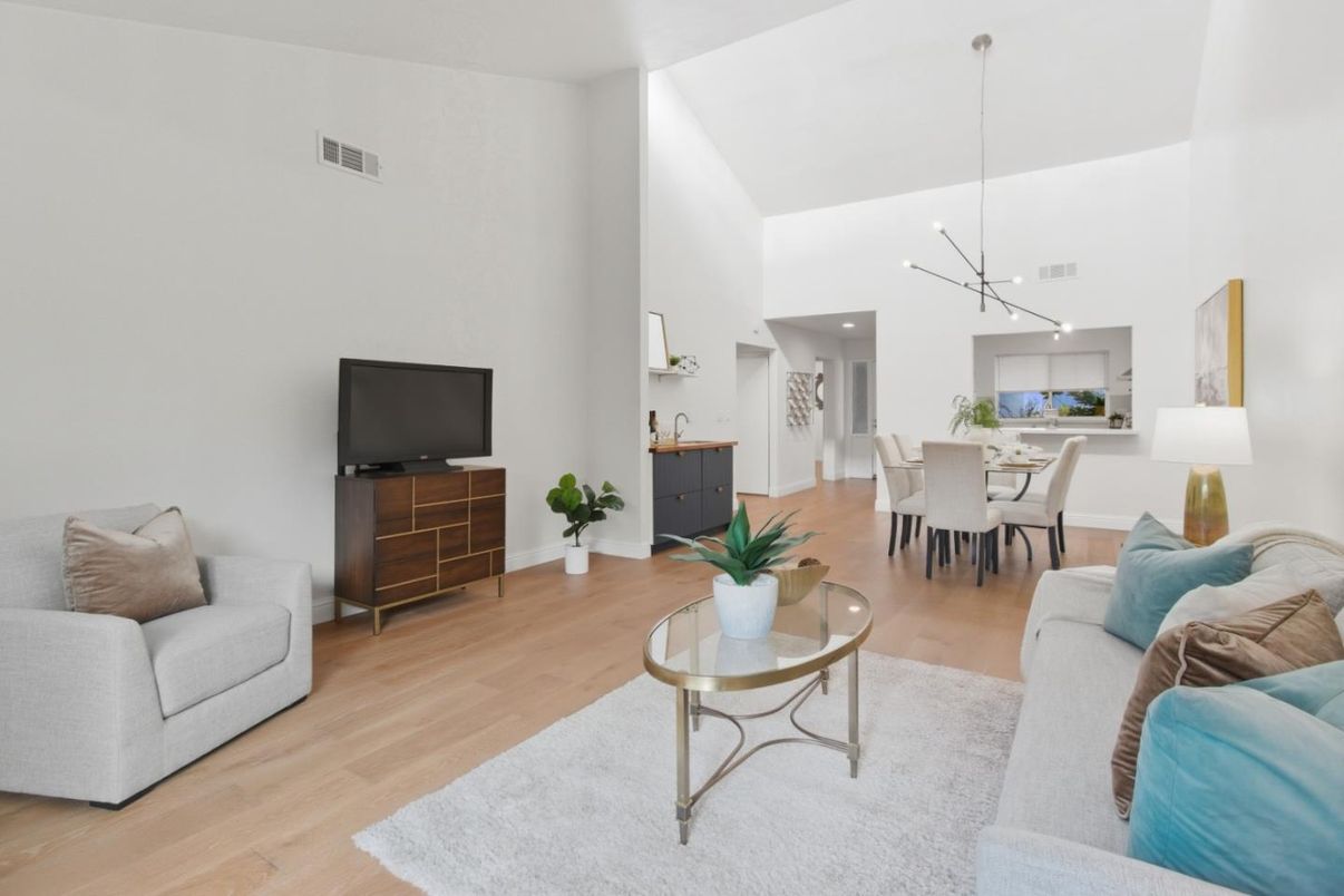 Dining room, Interior, Living room, Pendant Lights, Recessed Lighting, Wood Texture Flooring