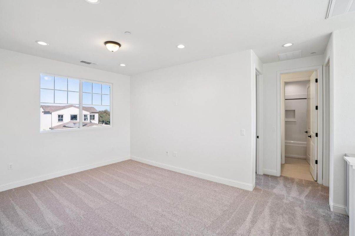 Empty room, Interior, Recessed Lighting