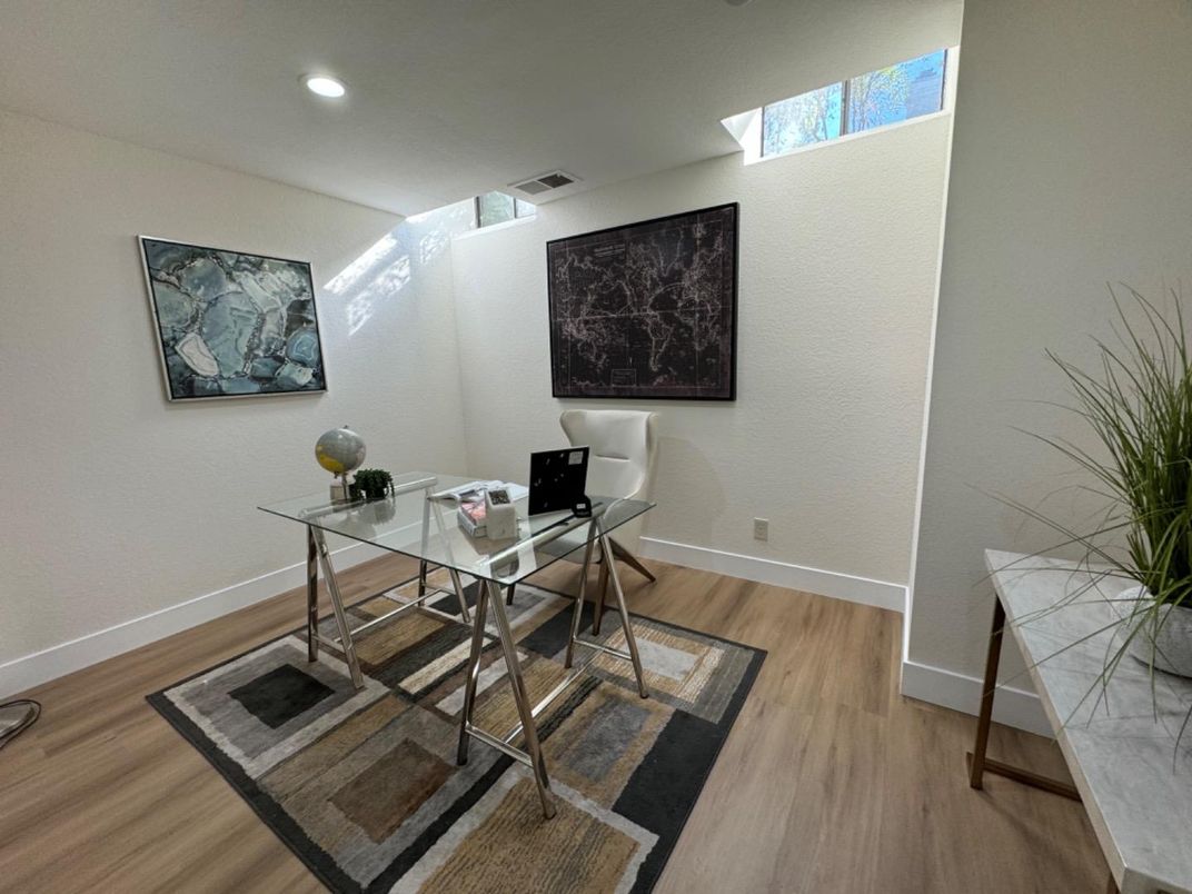 Home Office, Interior, Recessed Lighting, Wood Texture Flooring