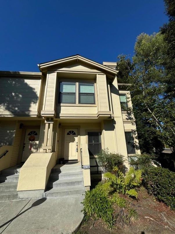 Exterior, Facade, American Craftsman