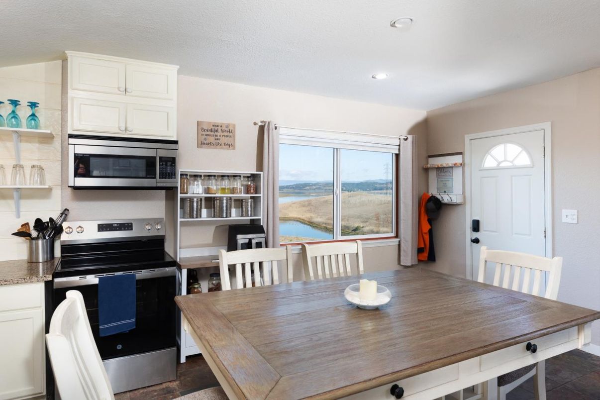 Dining room, Interior, Kitchen, Recessed Lighting, Water
