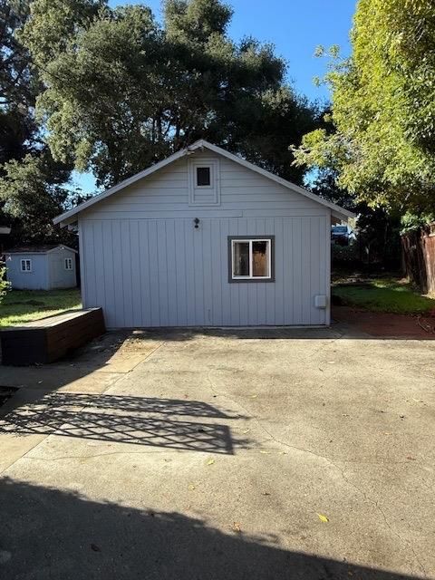 Detached Garage, Exterior