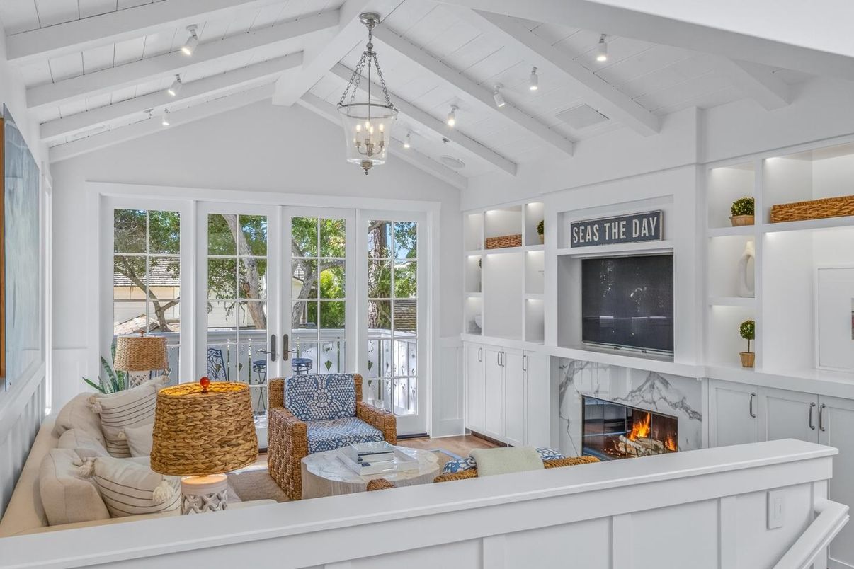 Fireplace, Interior, Living room