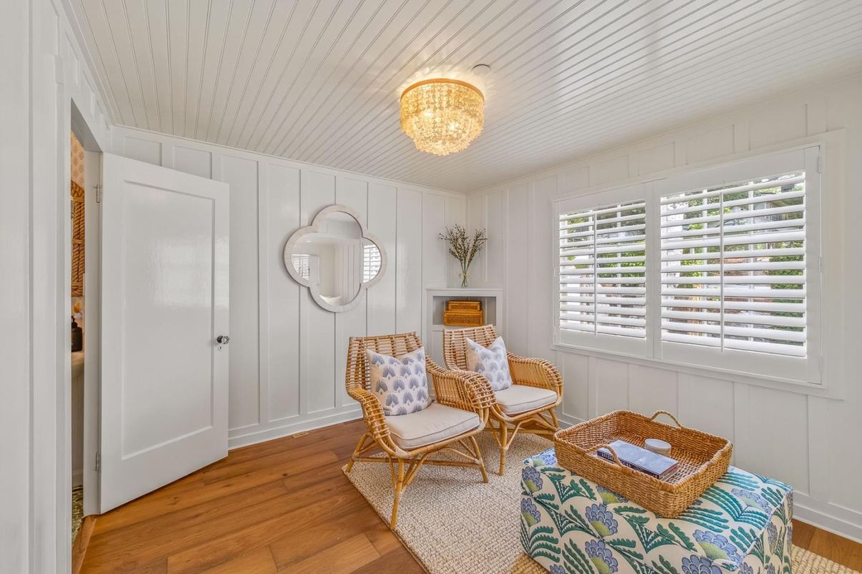 Chandelier, Interior, Wood Texture Flooring