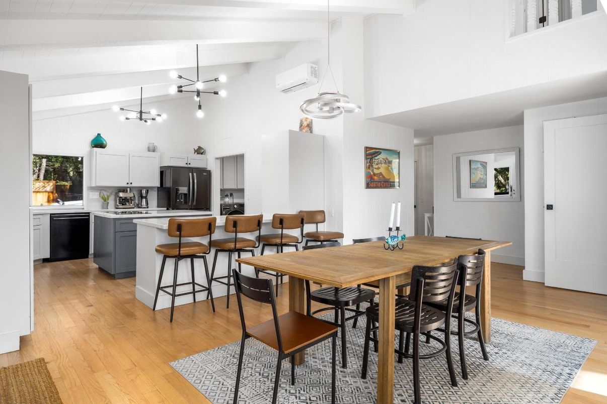 Dining room, Interior, Kitchen, Pendant Lights, Stainless Steel Appliances, Wood Texture Flooring