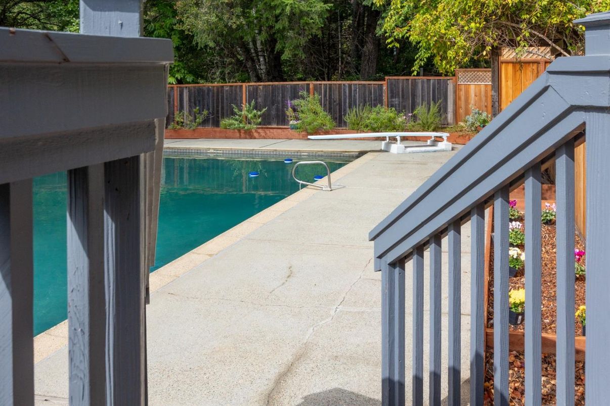 Exterior, Pool