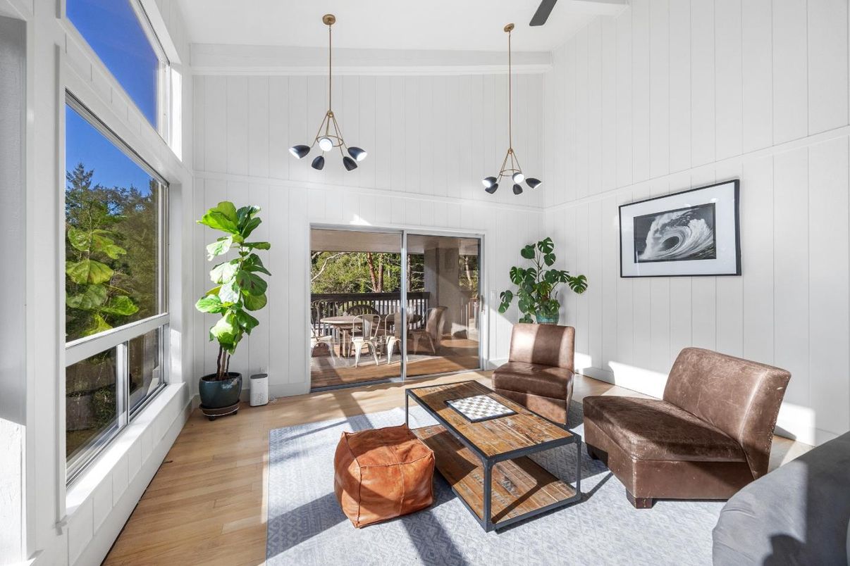 Interior, Living room, Pendant Lights, Wood Texture Flooring