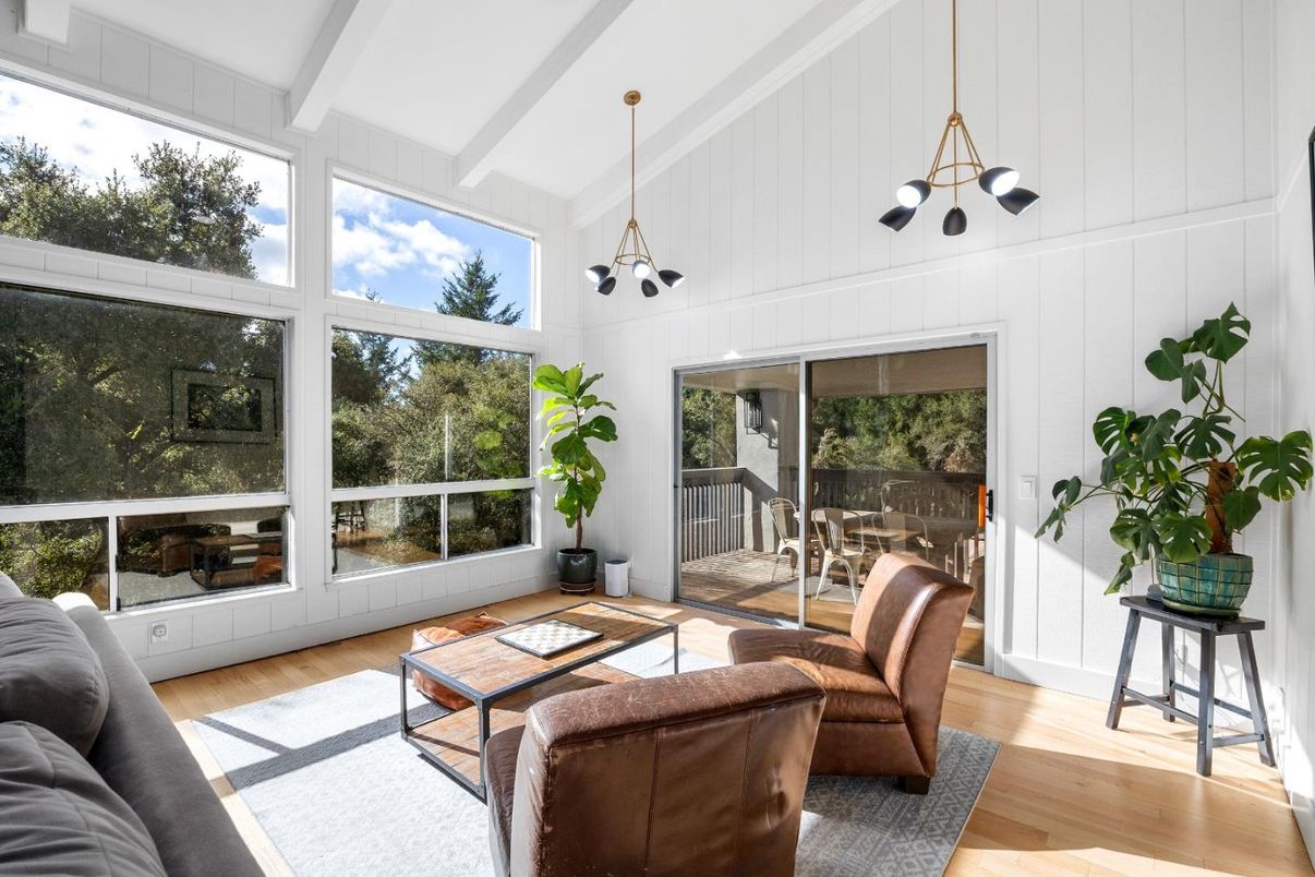 Interior, Living room, Pendant Lights, Wood Texture Flooring