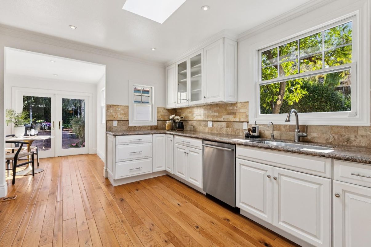 Dining room, Interior, Kitchen, Recessed Lighting, Wood Texture Flooring