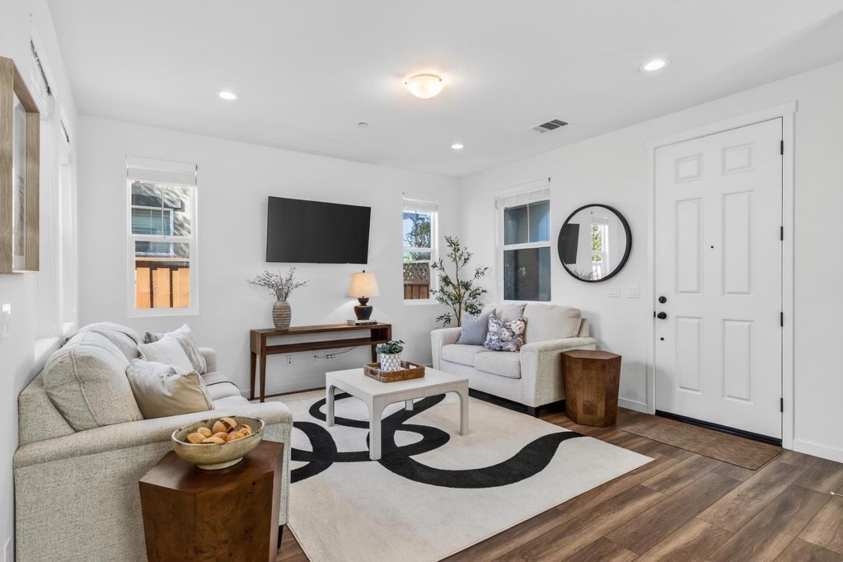 Interior, Living room, Recessed Lighting, Wood Texture Flooring