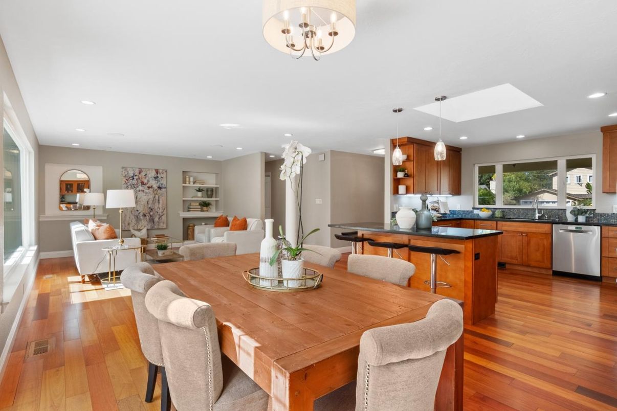 Dining room, Interior, Kitchen, Living room, Pendant Lights, Recessed Lighting, Wood Texture Flooring