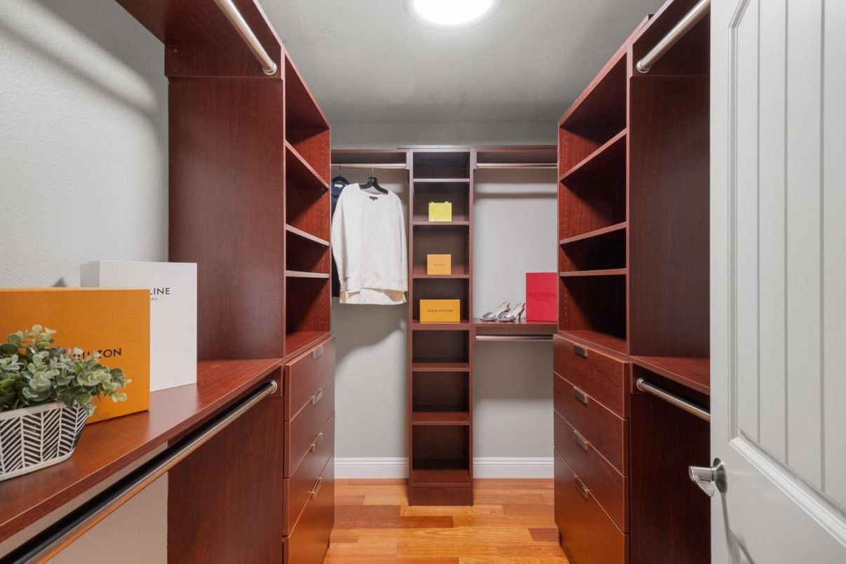 Interior, Recessed Lighting, Walk-in Closets, Wood Texture Flooring