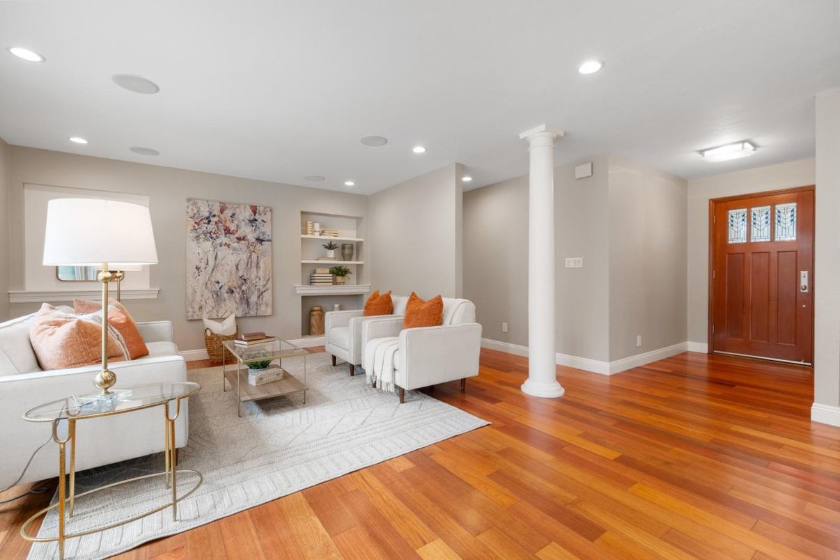 Interior, Living room, Recessed Lighting, Wood Texture Flooring