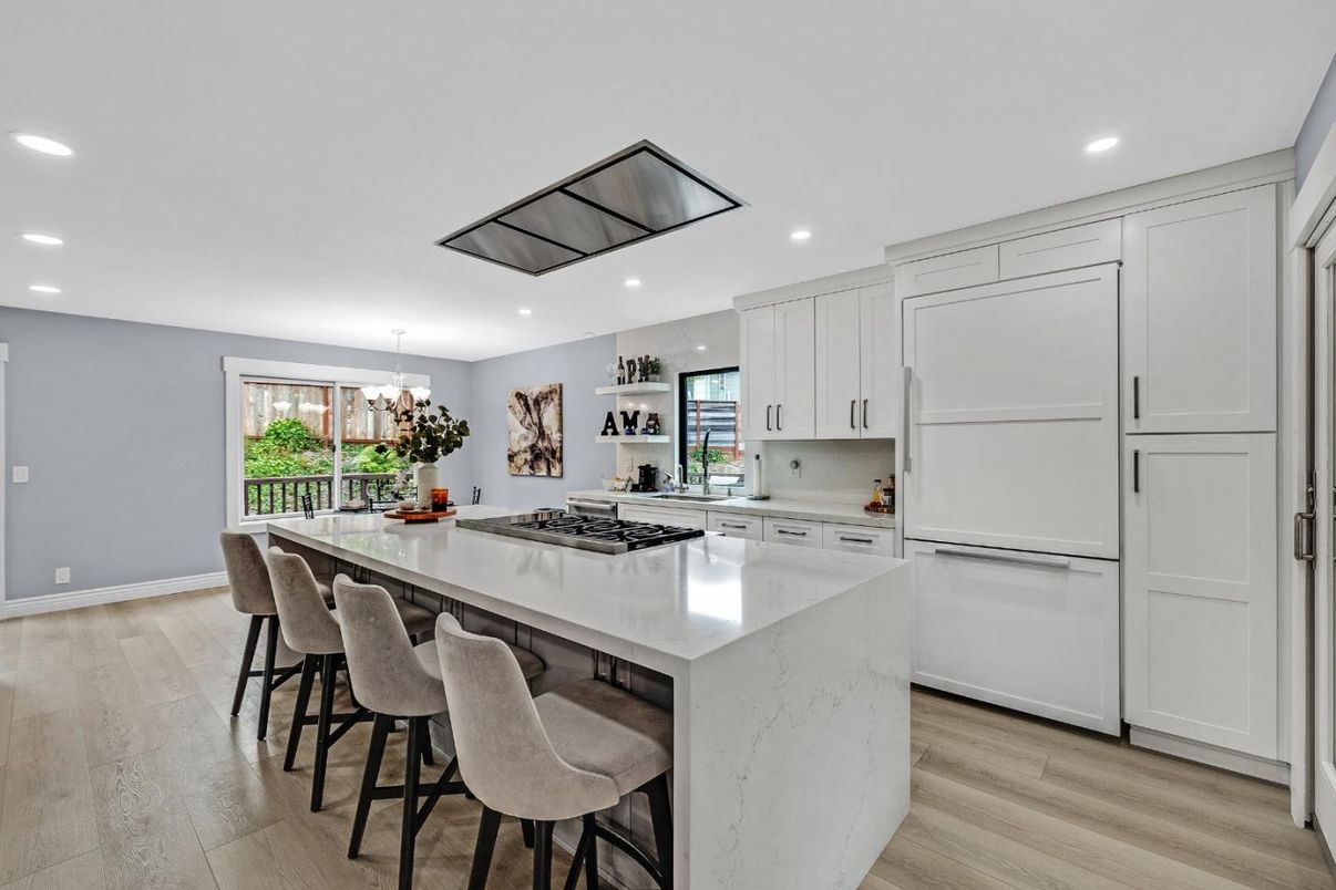 Chandelier, Dining room, Interior, Kitchen, Recessed Lighting, Wood Texture Flooring