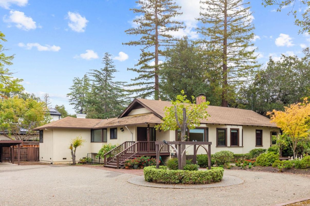 Backyard, Exterior, Facade, Ranch