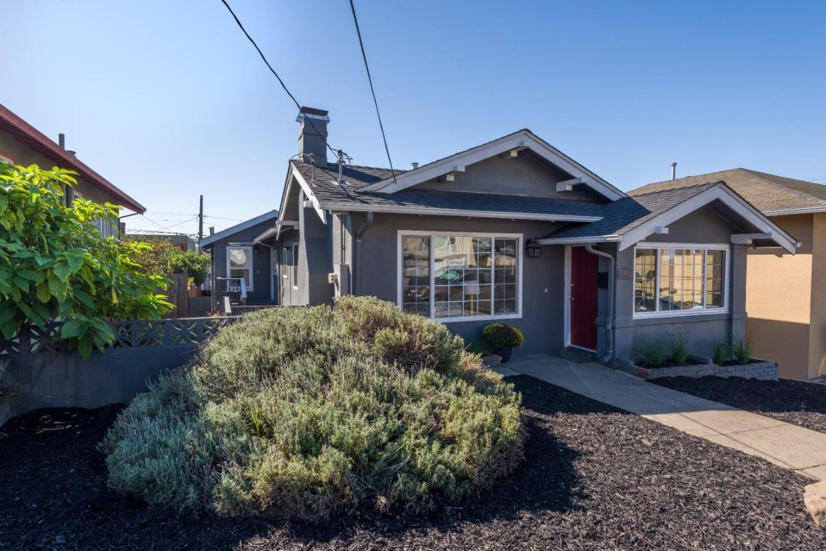 Exterior, Facade, American Craftsman