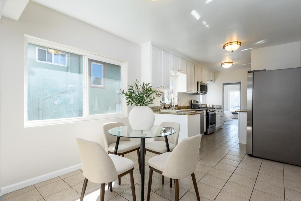 Dining room, Interior, Kitchen, Stainless Steel Appliances