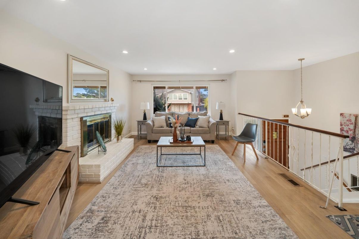 Fireplace, Interior, Living room, Pendant Lights, Recessed Lighting, Wood Texture Flooring