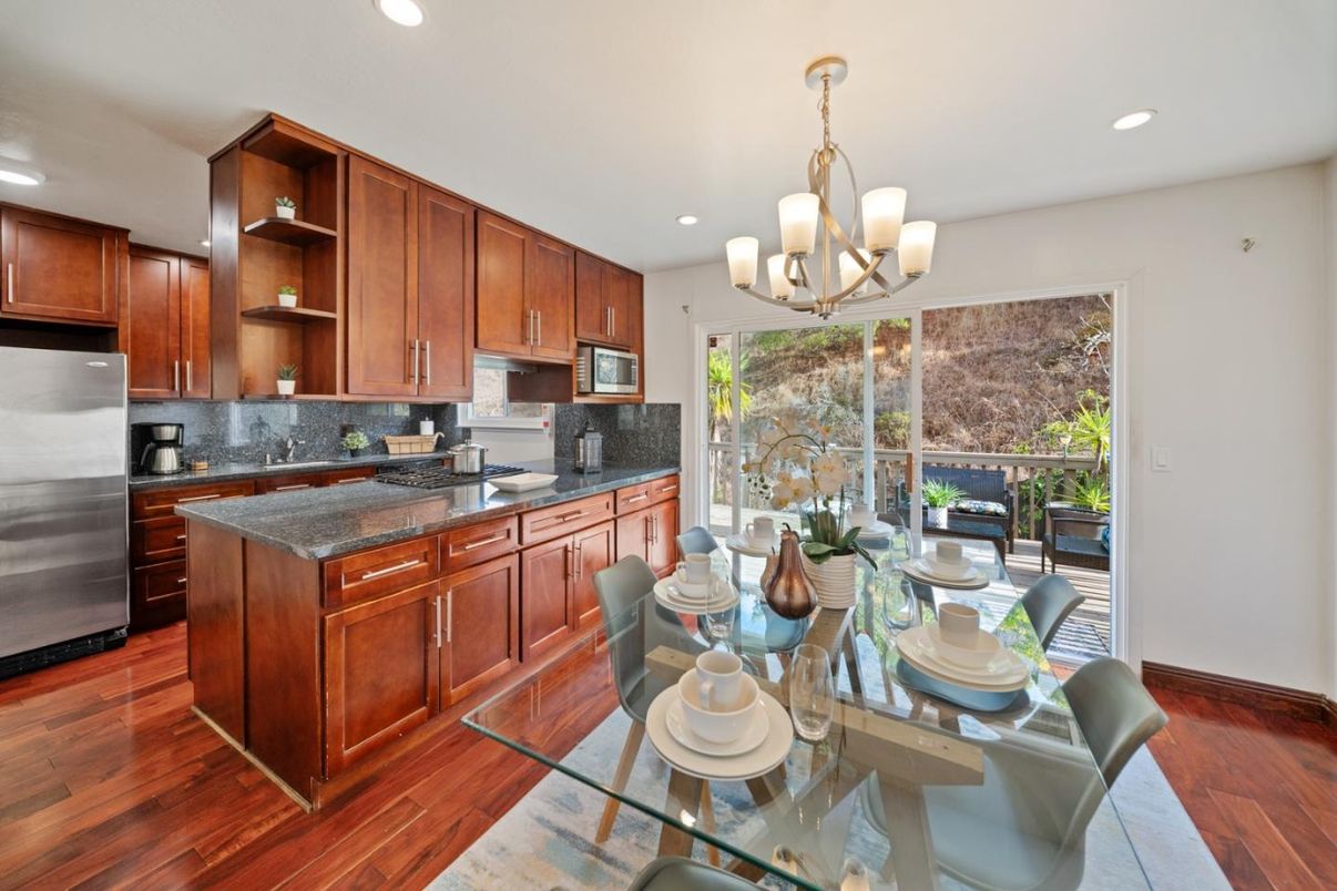 Chandelier, Dining room, Interior, Kitchen, Recessed Lighting, Wood Texture Flooring