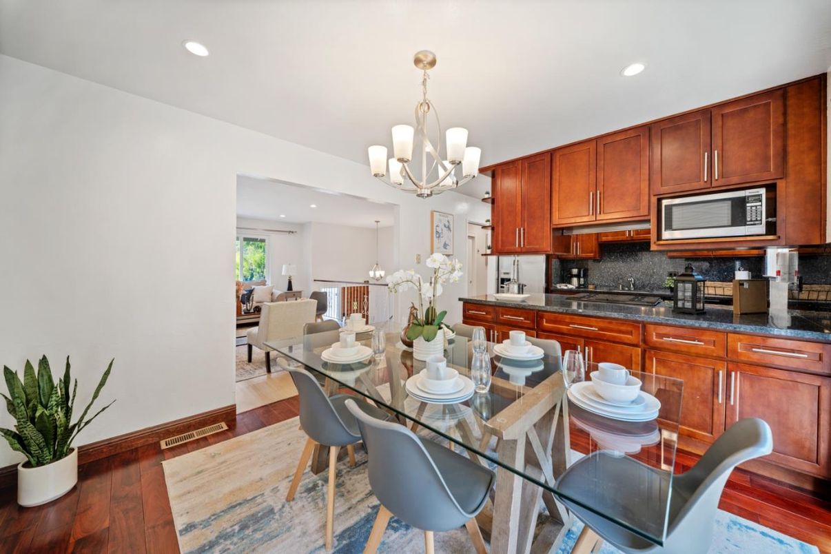 Chandelier, Dining room, Interior, Kitchen, Recessed Lighting, Wood Texture Flooring